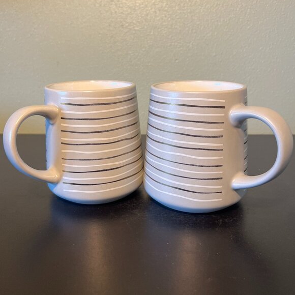 Set of 2 THYME & TABLE Stoneware Mugs ~ Gray with White & Metallic Gold Stripes - Picture 4 of 12